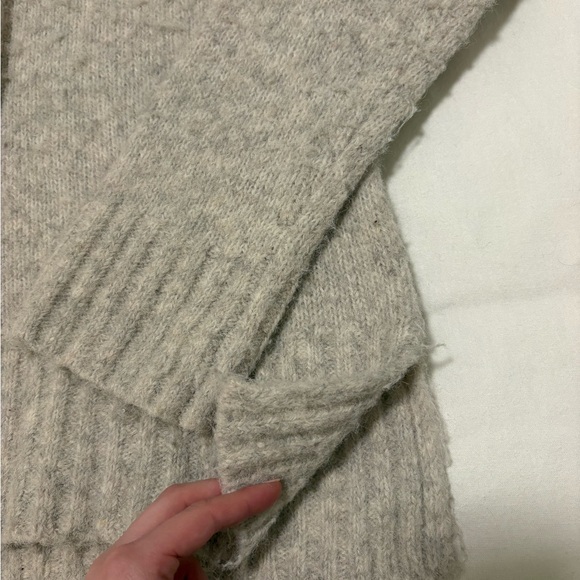 Cozy Oatmeal Hooded Sweater - Picture 4 of 4